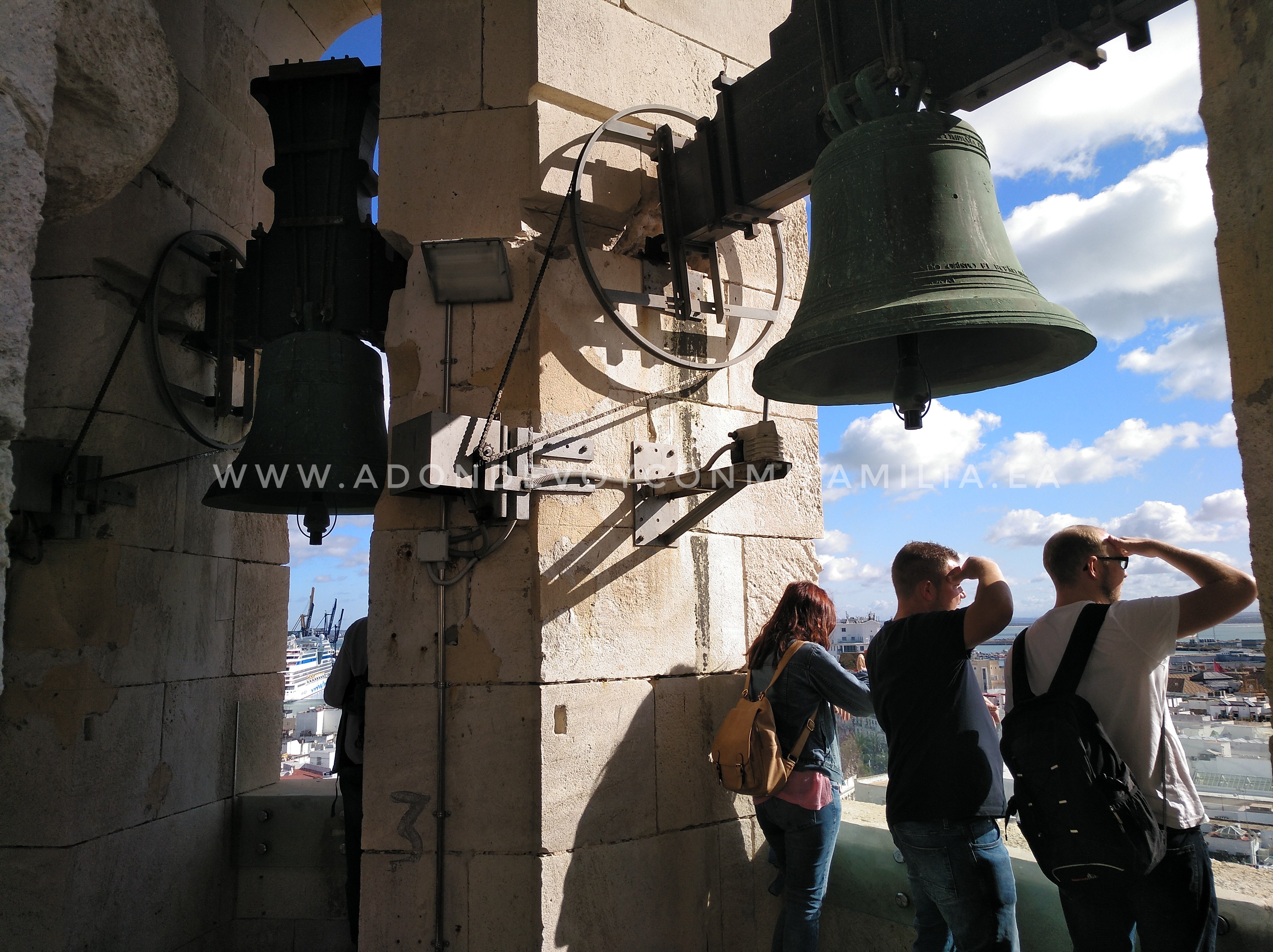MI BLOG | Torre del Reloj de la Catedral de Cádiz con Niños