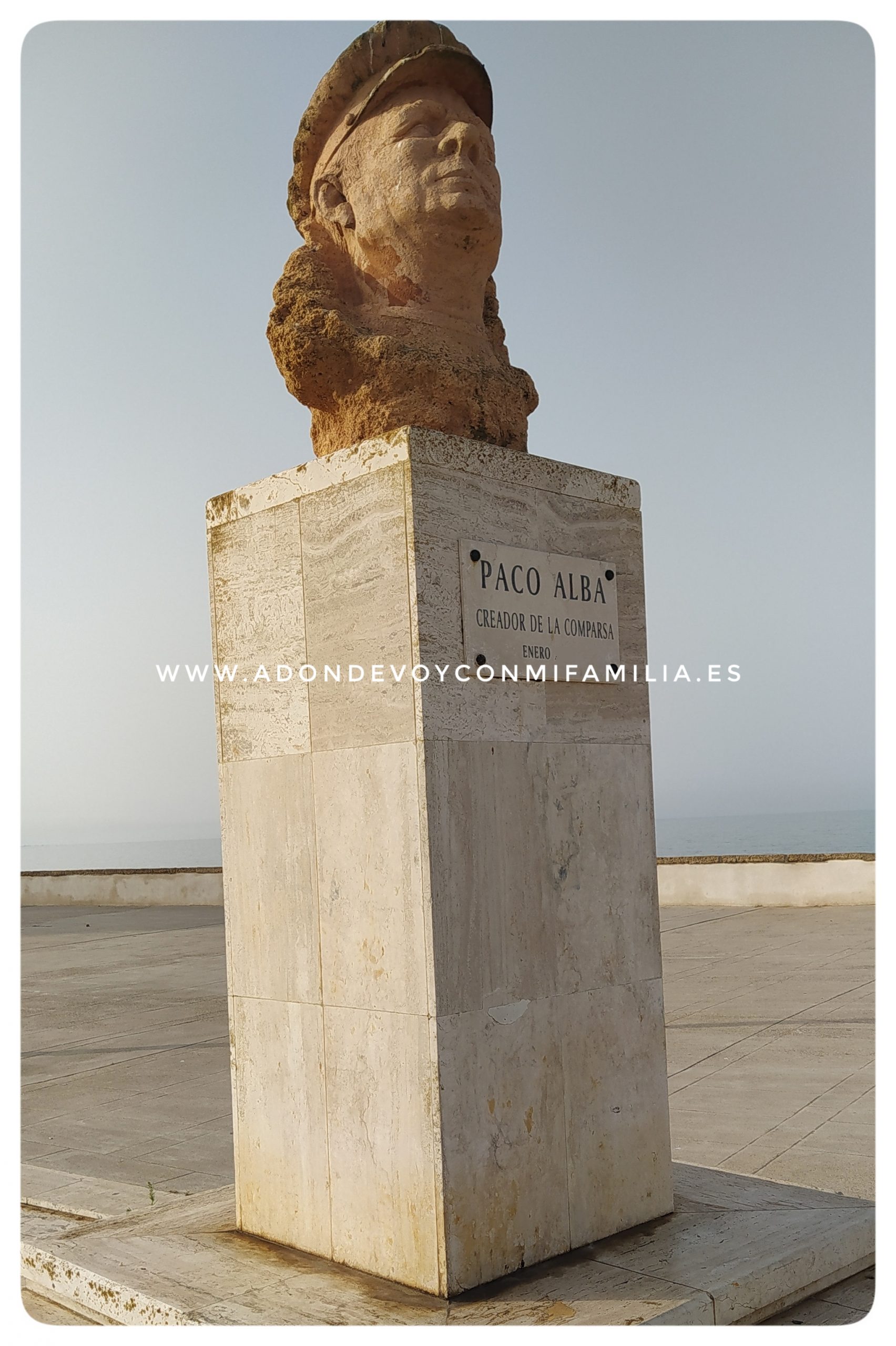 busto paco alba adondevoyconmifamilia